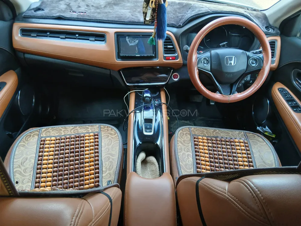 Honda Vezel 2016 for Sale in Karachi Honda Vezel 2016 for Sale in Karachi Image-3