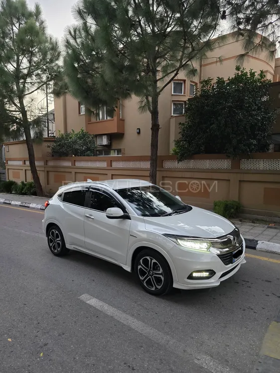 Honda Vezel 2020 for Sale in Rawalpindi Honda Vezel 2020 for Sale in Rawalpindi Image-3