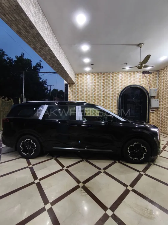 KIA Carnival 2025 for Sale in Lahore KIA Carnival 2025 for Sale in Lahore Image-12
