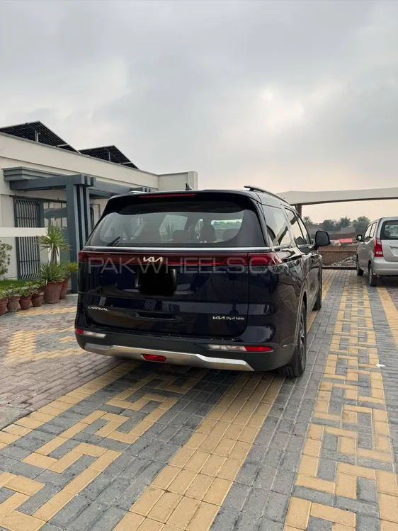 KIA Carnival 2022 for Sale in Lahore KIA Carnival 2022 for Sale in Lahore Image-3