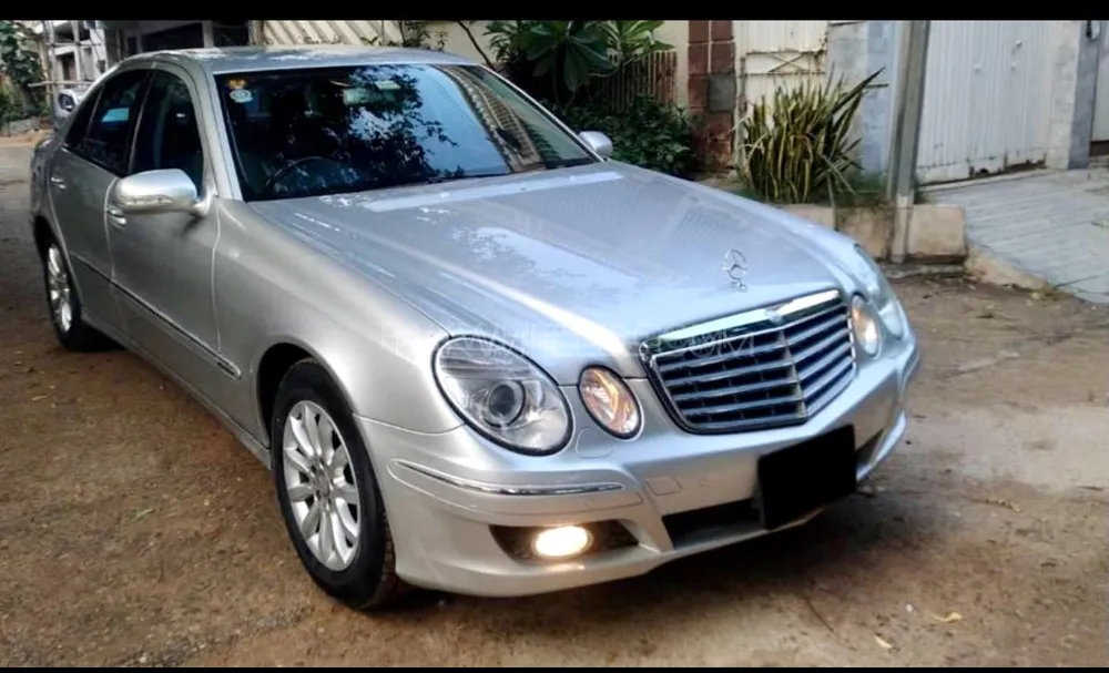 Mercedes Benz E Class 2005 for Sale in Karachi Mercedes Benz E Class 2005 for Sale in Karachi Image-2