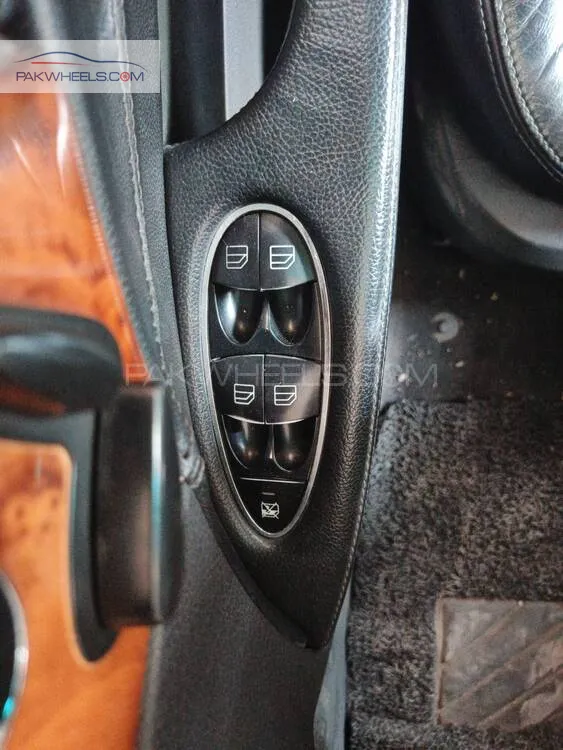 Mercedes Benz E Class 2004 for Sale in Rawalpindi Mercedes Benz E Class 2004 for Sale in Rawalpindi Image-12