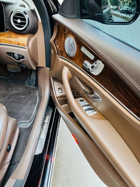 Mercedes Benz E Class 2018 for Sale in Multan Mercedes Benz E Class 2018 for Sale in Multan Image-4