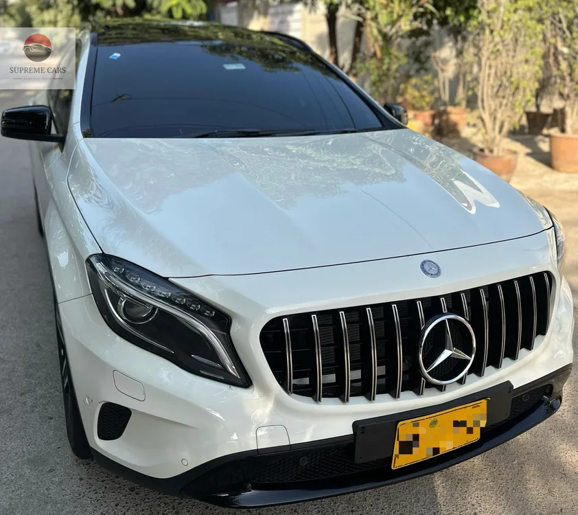 Mercedes Benz GLA Class 2015 for Sale in Karachi Mercedes Benz GLA Class 2015 for Sale in Karachi Image-12