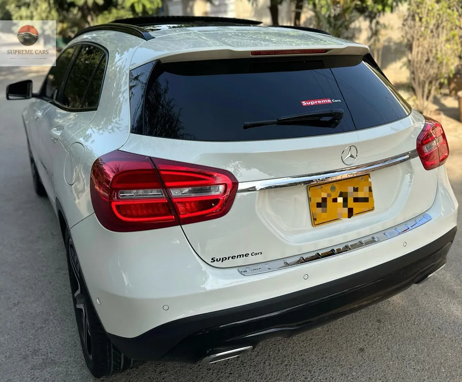 Mercedes Benz GLA Class 2015 for Sale in Karachi Mercedes Benz GLA Class 2015 for Sale in Karachi Image-11
