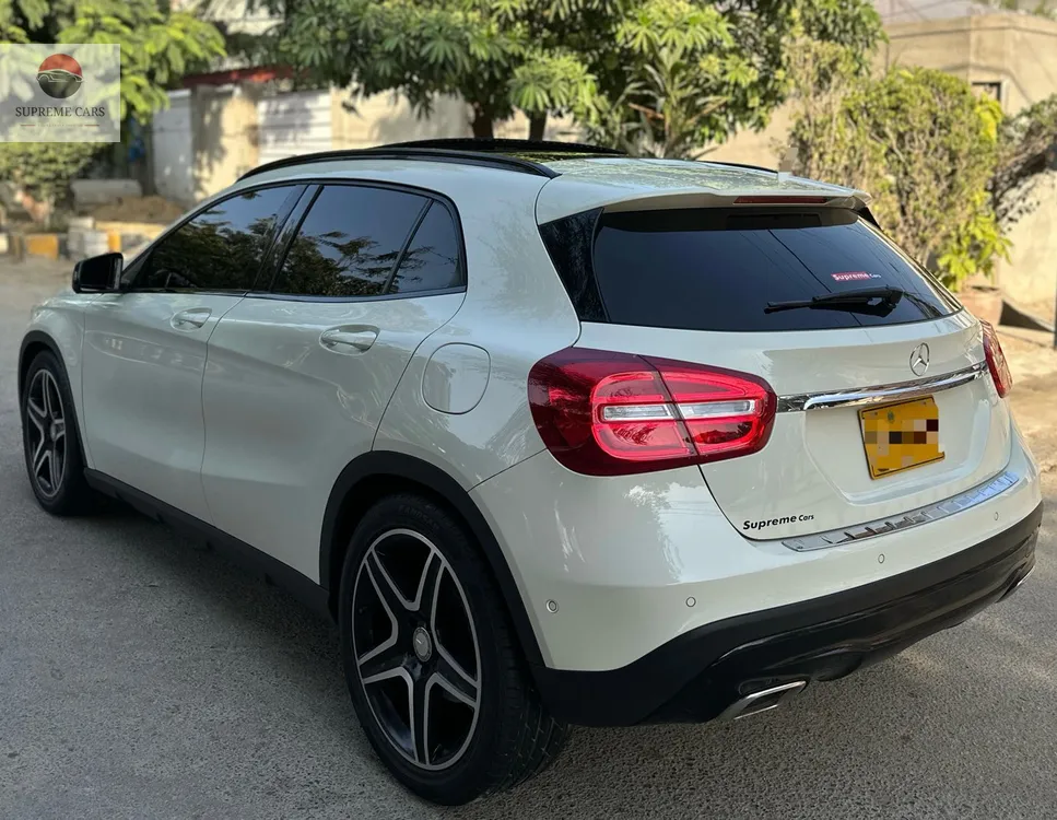 Mercedes Benz GLA Class 2015 for Sale in Karachi Mercedes Benz GLA Class 2015 for Sale in Karachi Image-3