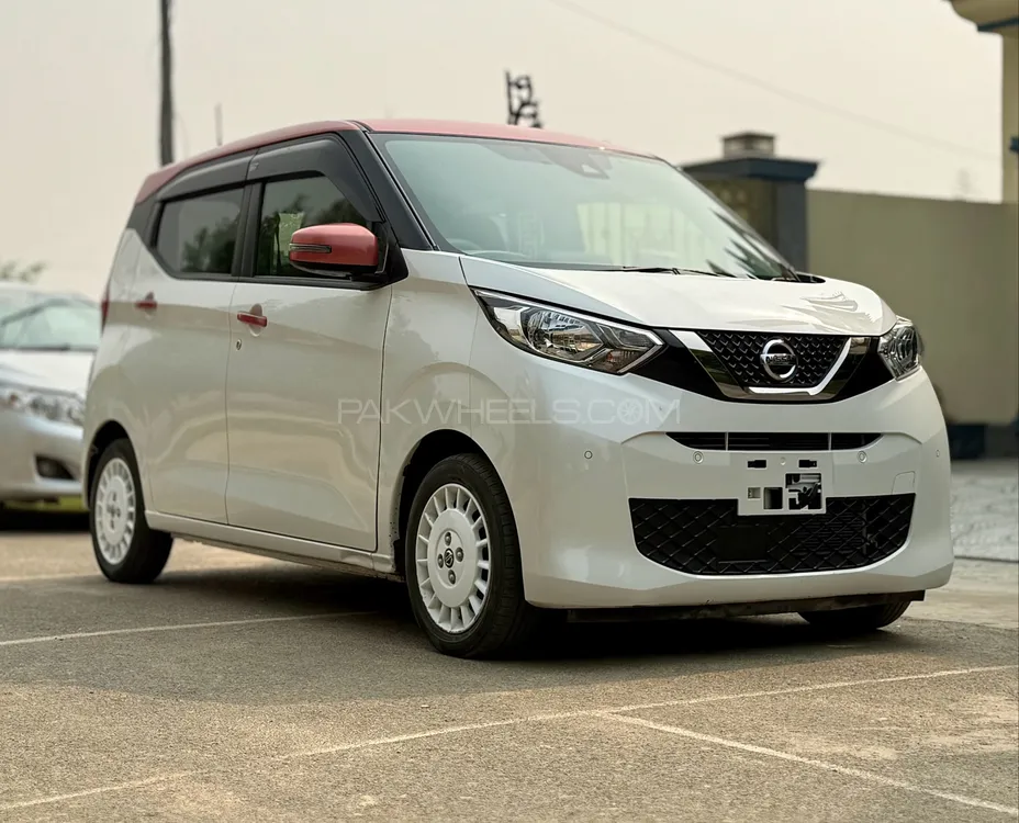 Nissan Dayz 2023 for Sale in Lahore Nissan Dayz 2023 for Sale in Lahore Image-3