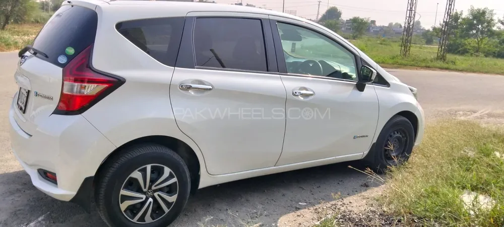 Nissan Note 2018 for Sale in Lahore Nissan Note 2018 for Sale in Lahore Image-6