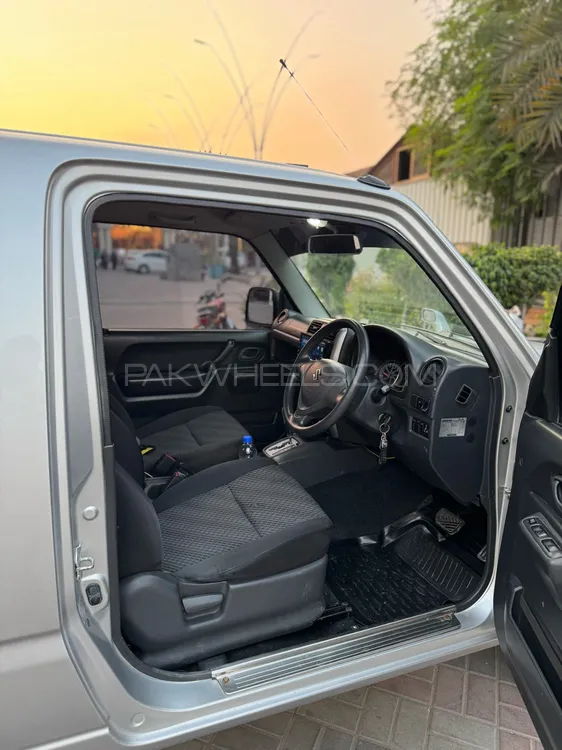 Suzuki Jimny 2018 for Sale in Gujranwala Suzuki Jimny 2018 for Sale in Gujranwala Image-12