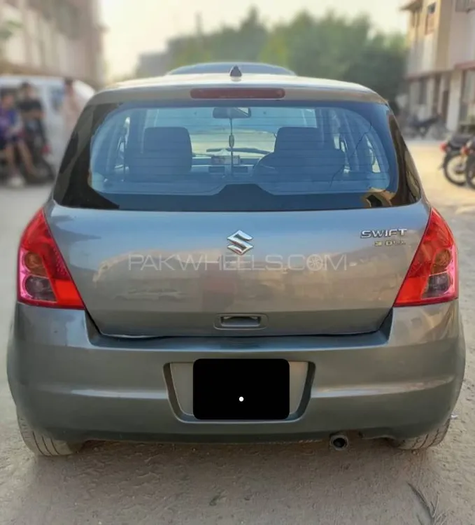 Suzuki Swift 2011 for Sale in Karachi Suzuki Swift 2011 for Sale in Karachi Image-4