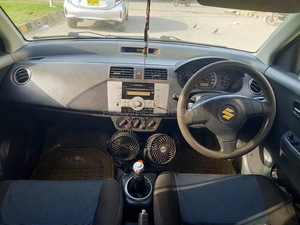 Suzuki Swift 2012 for Sale in Okara Suzuki Swift 2012 for Sale in Okara Image-7