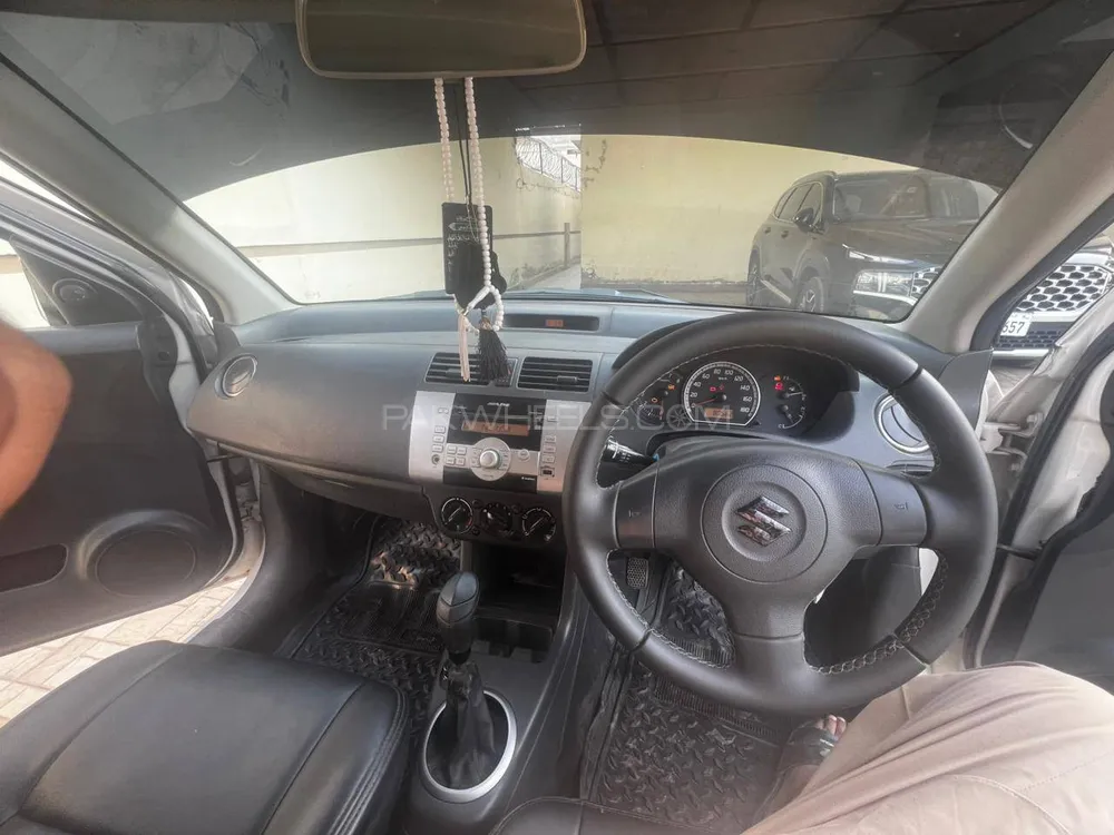 Suzuki Swift 2017 for Sale in Multan Suzuki Swift 2017 for Sale in Multan Image-6