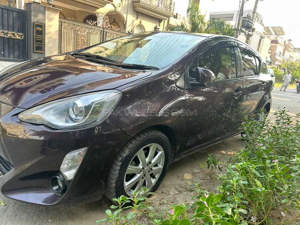 Toyota Aqua 2015 for Sale in Lahore Toyota Aqua 2015 for Sale in Lahore Image-9