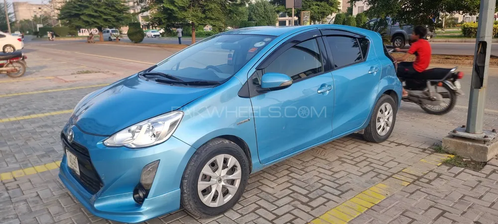 Toyota Aqua 2013 for Sale in Lahore Toyota Aqua 2013 for Sale in Lahore Image-3
