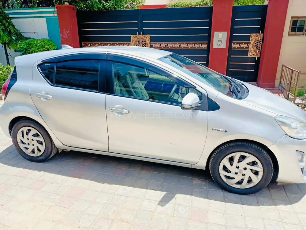Toyota Aqua 2015 for Sale in Lahore Toyota Aqua 2015 for Sale in Lahore Image-4