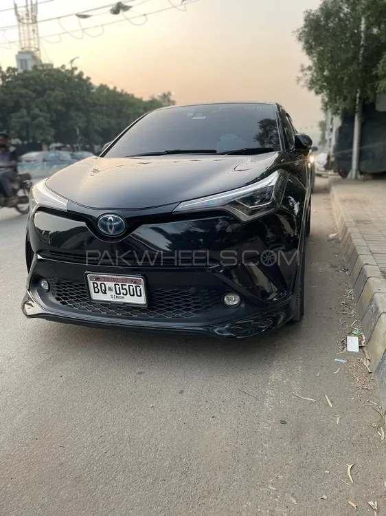 Toyota C-HR 2018 for Sale in Karachi Toyota C-HR 2018 for Sale in Karachi Image-4