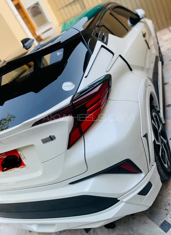 Toyota C-HR 2020 for Sale in Peshawar Toyota C-HR 2020 for Sale in Peshawar Image-6