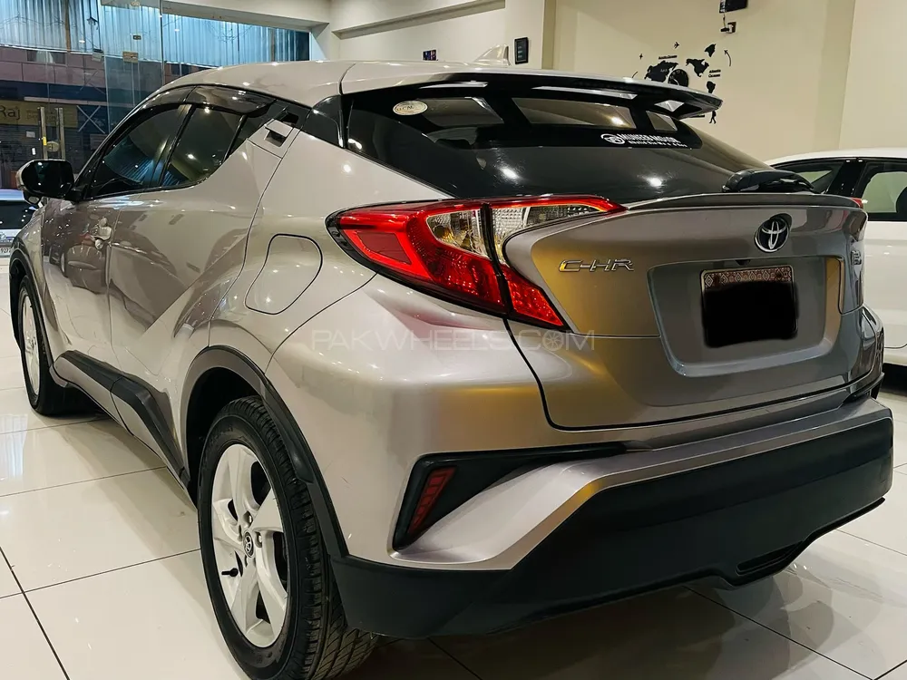 Toyota C-HR 2017 for Sale in Karachi Toyota C-HR 2017 for Sale in Karachi Image-6
