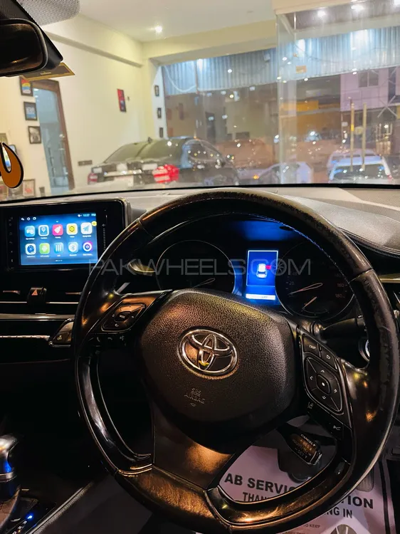 Toyota C-HR 2017 for Sale in Karachi Toyota C-HR 2017 for Sale in Karachi Image-14