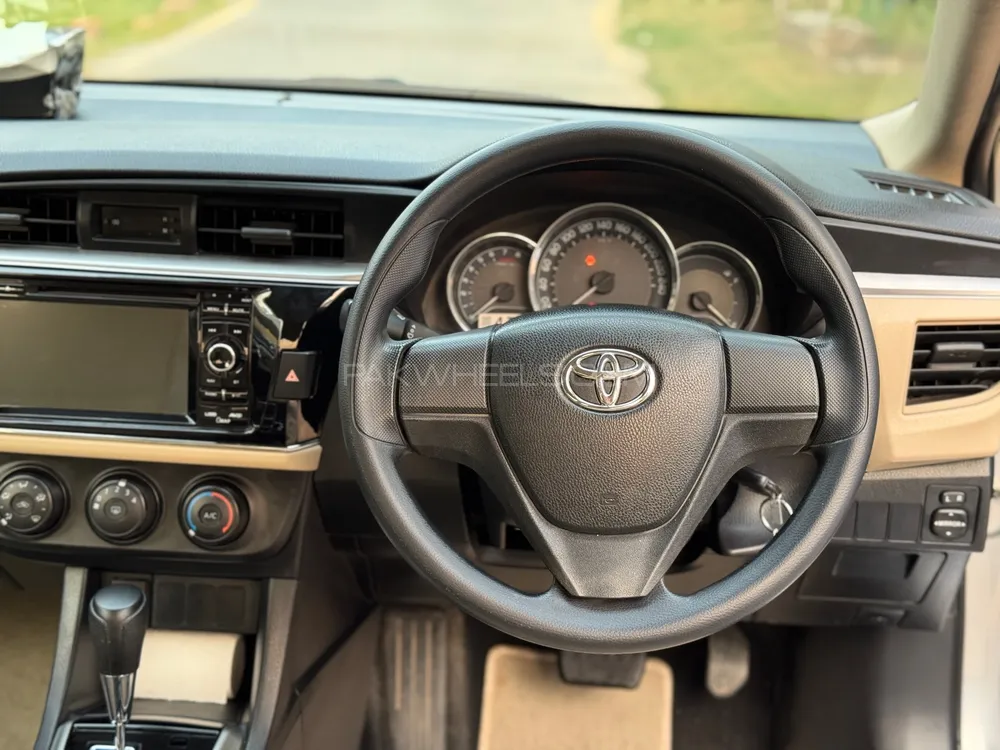 Toyota Corolla 2017 for Sale in Lahore Toyota Corolla 2017 for Sale in Lahore Image-5