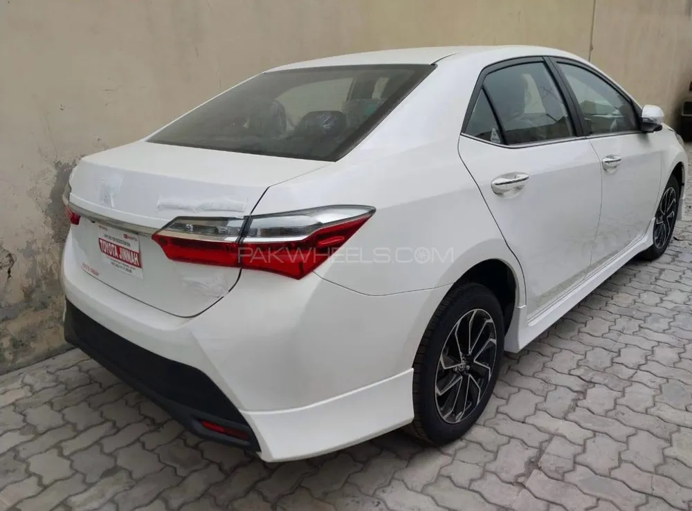 Toyota Corolla 2025 for Sale in Peshawar Toyota Corolla 2025 for Sale in Peshawar Image-1