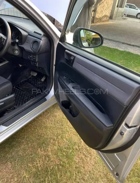 Toyota Corolla Fielder 2015 for Sale in Peshawar Toyota Corolla Fielder 2015 for Sale in Peshawar Image-5