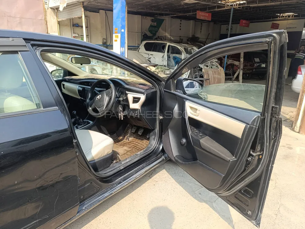 Toyota Corolla 2015 for Sale in Lahore Toyota Corolla 2015 for Sale in Lahore Image-14