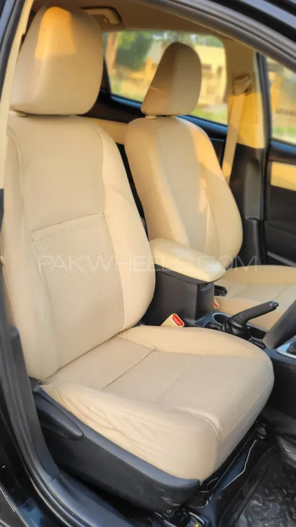 Toyota Corolla 2018 for Sale in Lahore Toyota Corolla 2018 for Sale in Lahore Image-16