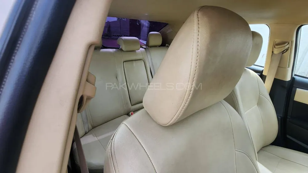 Toyota Corolla 2018 for Sale in Sargodha Toyota Corolla 2018 for Sale in Sargodha Image-11