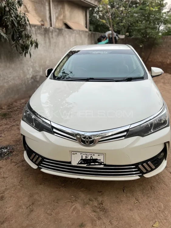 Toyota Corolla 2017 for Sale in Jalalpur Jattan Toyota Corolla 2017 for Sale in Jalalpur Jattan Image-3