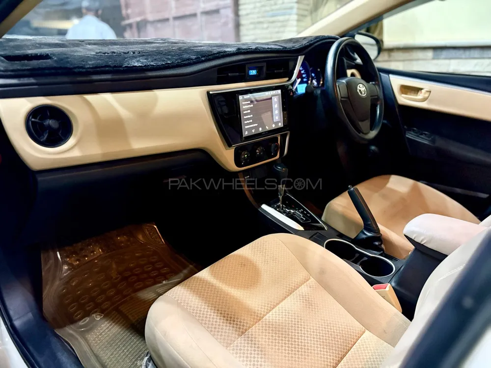 Toyota Corolla 2020 for Sale in Karachi Toyota Corolla 2020 for Sale in Karachi Image-11