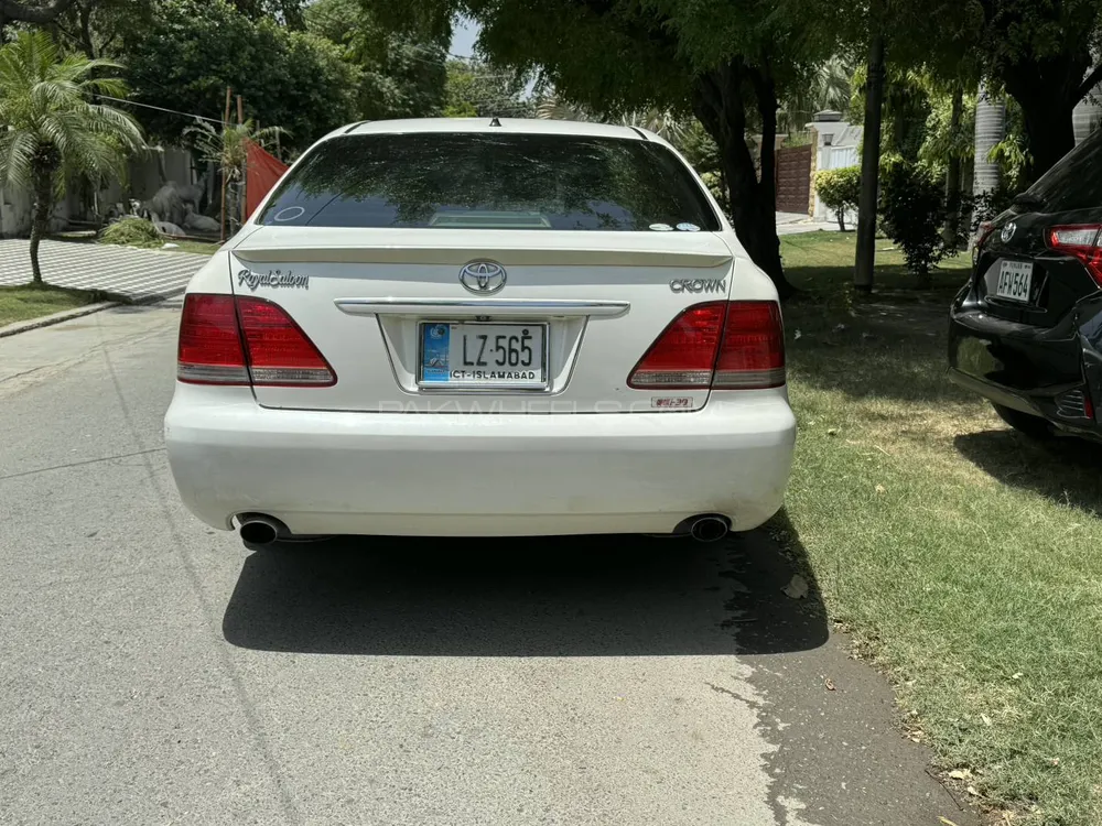 Toyota Crown 2004 for Sale in Lahore Toyota Crown 2004 for Sale in Lahore Image-5