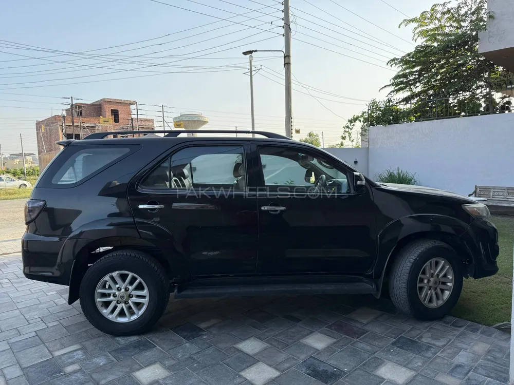 Toyota Fortuner 2013 for Sale in Lahore Toyota Fortuner 2013 for Sale in Lahore Image-3
