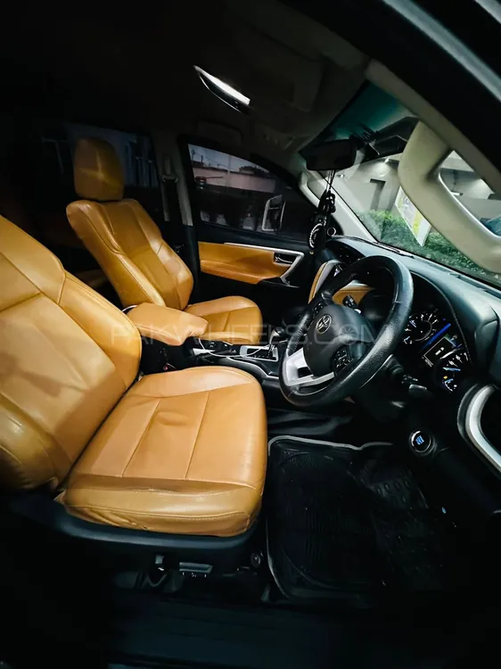 Toyota Fortuner 2019 for Sale in Lahore Toyota Fortuner 2019 for Sale in Lahore Image-7