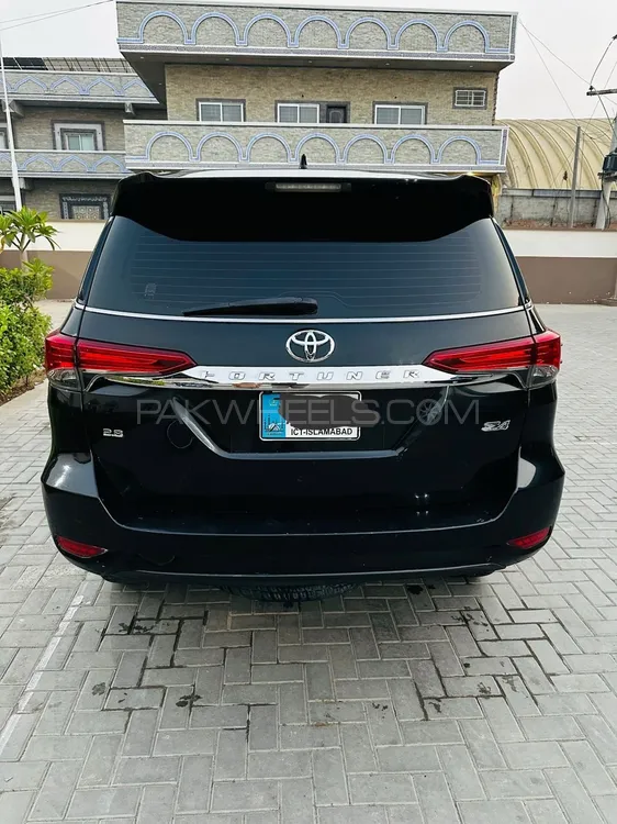 Toyota Fortuner 2019 for Sale in Lahore Toyota Fortuner 2019 for Sale in Lahore Image-5