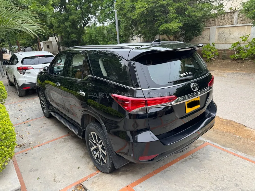 Toyota Fortuner 2021 for Sale in Karachi Toyota Fortuner 2021 for Sale in Karachi Image-3