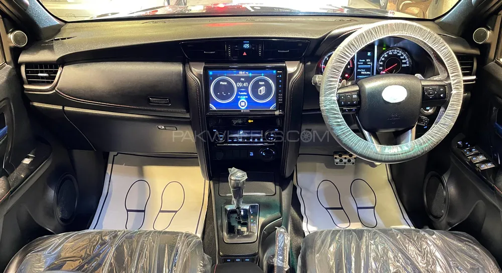 Toyota Fortuner 2023 for Sale in Karachi Toyota Fortuner 2023 for Sale in Karachi Image-16