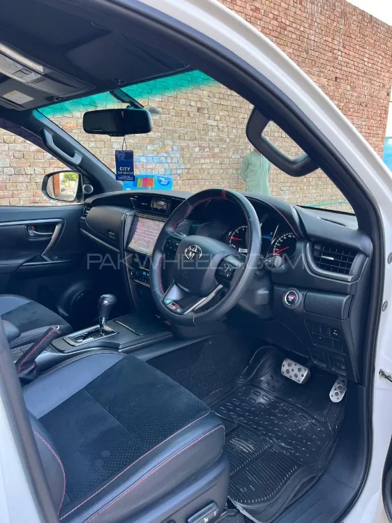 Toyota Fortuner 2024 for Sale in Peshawar Toyota Fortuner 2024 for Sale in Peshawar Image-7