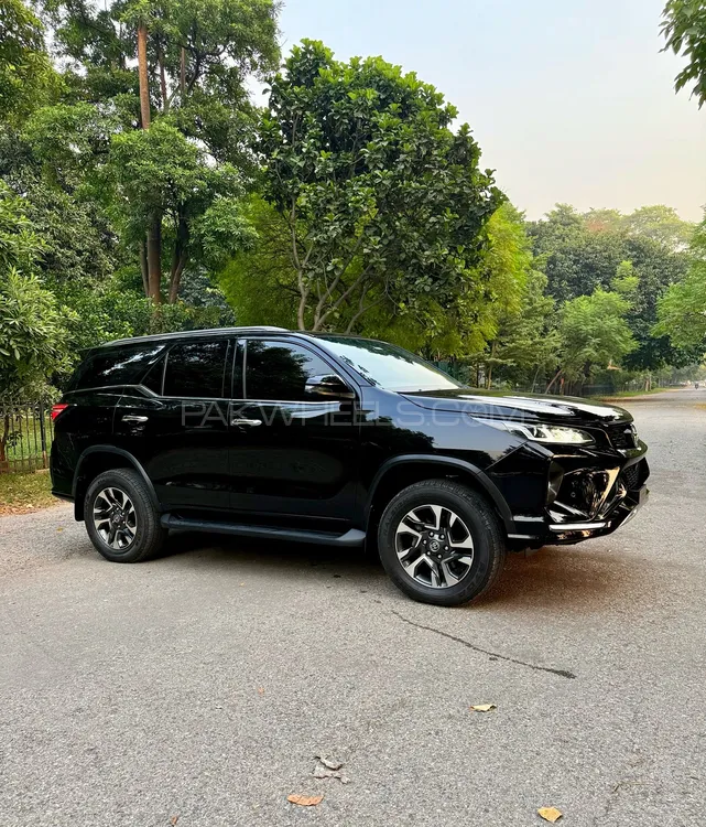 Toyota Fortuner 2023 for Sale in Lahore Toyota Fortuner 2023 for Sale in Lahore Image-5