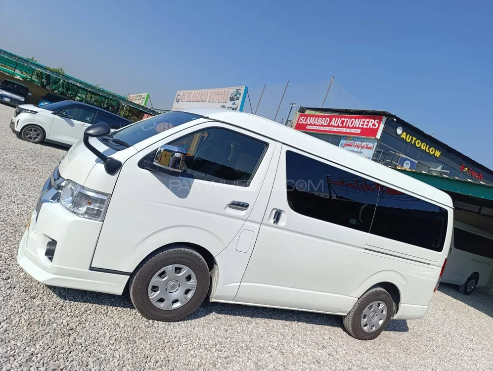 Toyota Hiace 2021 for Sale in Islamabad Toyota Hiace 2021 for Sale in Islamabad Image-3