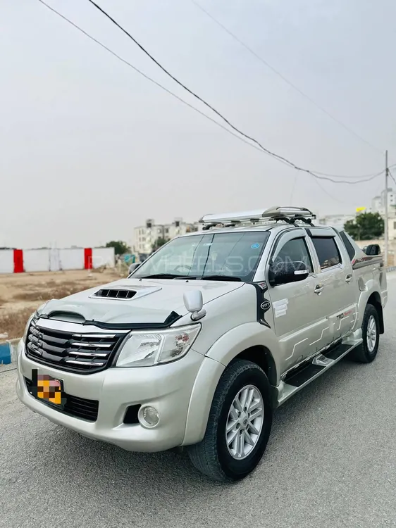 Toyota Hilux 2014 for Sale in Karachi Image-1