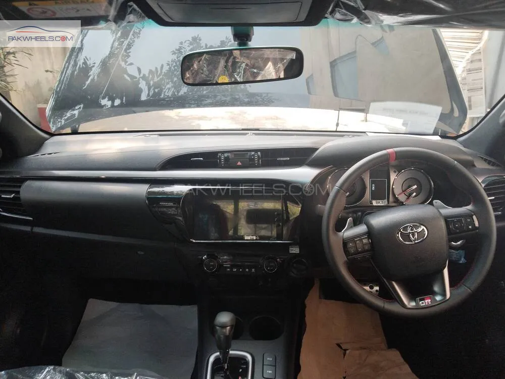 Toyota Hilux 2025 for Sale in Lahore Toyota Hilux 2025 for Sale in Lahore Image-11
