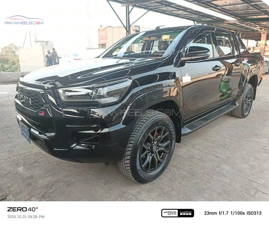 Toyota Hilux 2025 for Sale in Lahore Toyota Hilux 2025 for Sale in Lahore Image-3