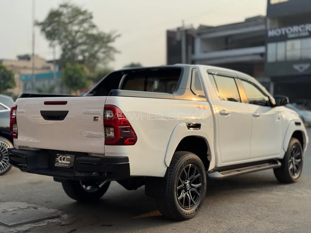 Toyota Hilux 2025 for Sale in Lahore Toyota Hilux 2025 for Sale in Lahore Image-10