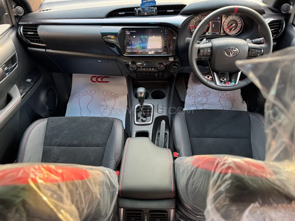Toyota Hilux 2025 for Sale in Lahore Toyota Hilux 2025 for Sale in Lahore Image-6