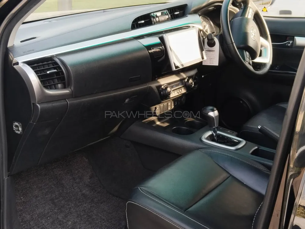 Toyota Hilux 2022 for Sale in Sialkot Toyota Hilux 2022 for Sale in Sialkot Image-7