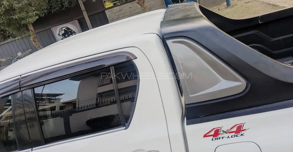 Toyota Hilux 2019 for Sale in Karachi Toyota Hilux 2019 for Sale in Karachi Image-5