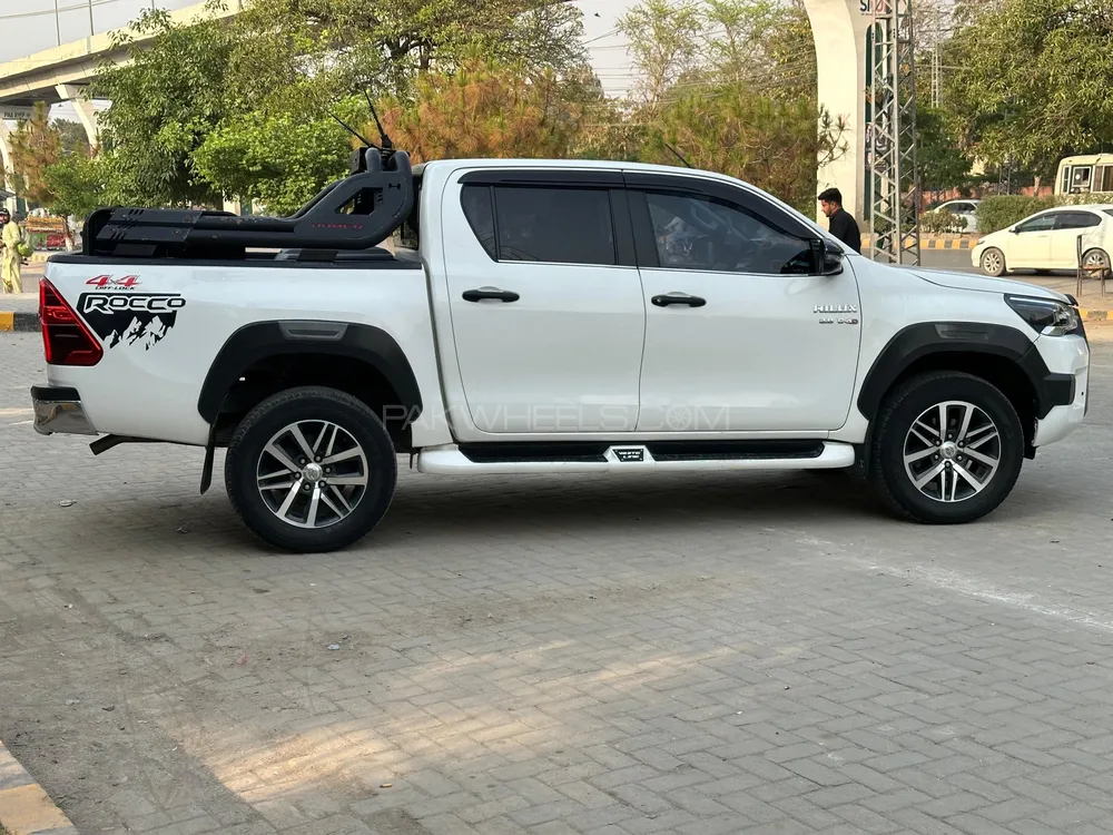 Toyota Hilux 2021 for Sale in Rawalpindi Toyota Hilux 2021 for Sale in Rawalpindi Image-3