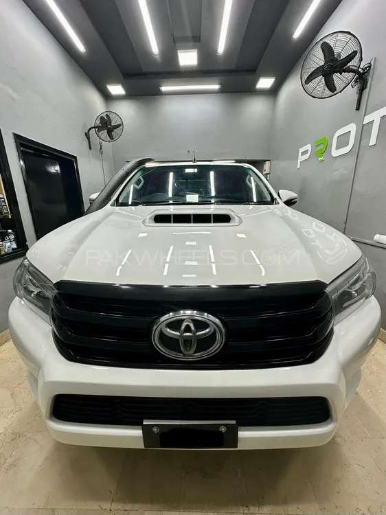 Toyota Hilux 2017 for Sale in Karachi Toyota Hilux 2017 for Sale in Karachi Image-3