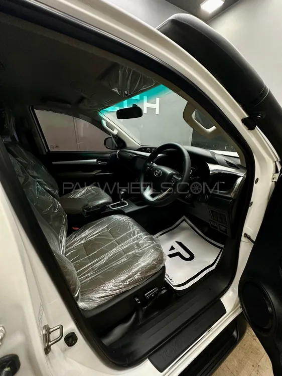 Toyota Hilux 2017 for Sale in Karachi Toyota Hilux 2017 for Sale in Karachi Image-8